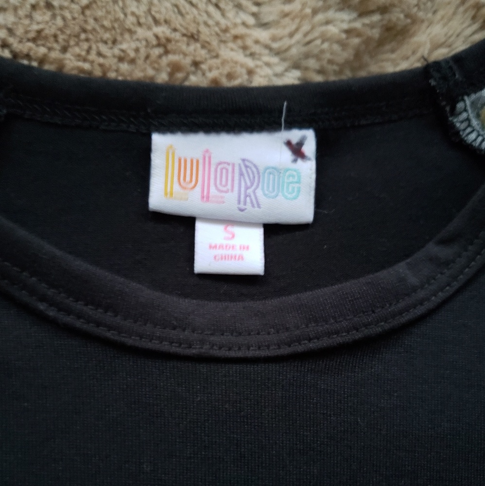 LULAROE BLACK LONG SLEEVE TOP..SIZE S - Picture 4 of 5